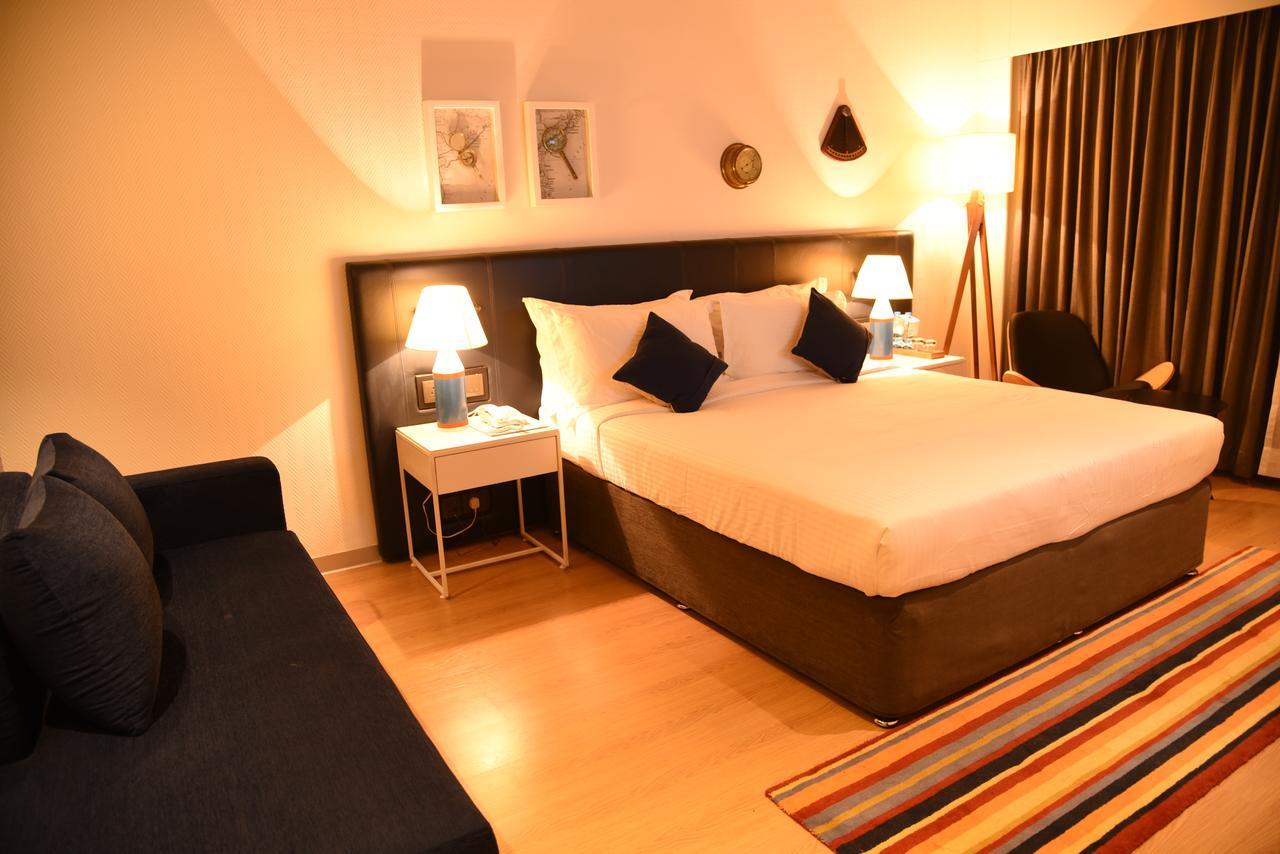 The Port Hotel Visakhapatnam Bagian luar foto