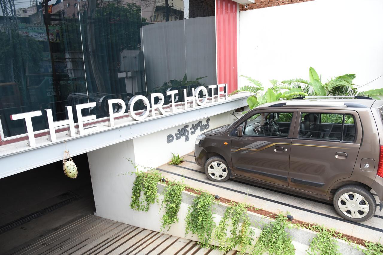 The Port Hotel Visakhapatnam Bagian luar foto