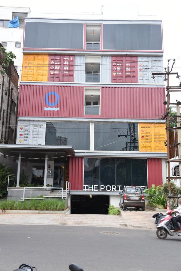 The Port Hotel Visakhapatnam Bagian luar foto
